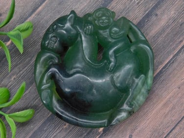 CARVED JADE ROCK STONE LAPIDARY SPECIMEN