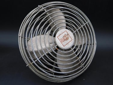 BERGSTROM MFG KENWORTH FAN VINTAGE ANTIQUE