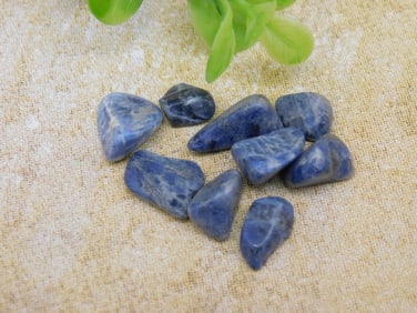 SODALITE ROCK STONE LAPIDARY SPECIMEN