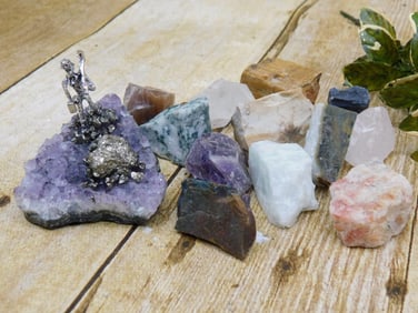 MIXED LOT ROCK STONE LAPIDARY SPECIMEN