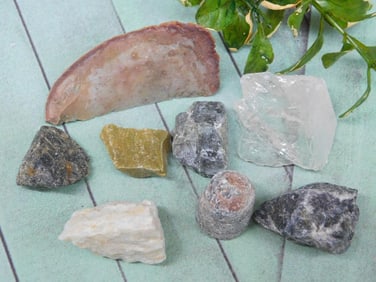 MIXED ROUGH LOT ROCK STONE LAPIDARY SPECIMEN