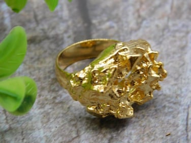 GOLD TONE RING