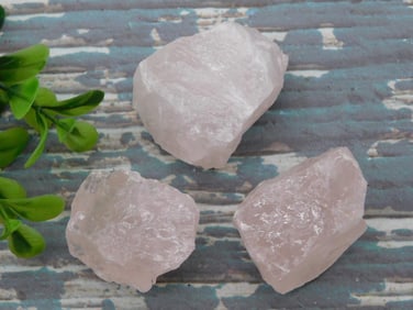 ROSE QUARTZ ROCK STONE LAPIDARY SPECIMEN