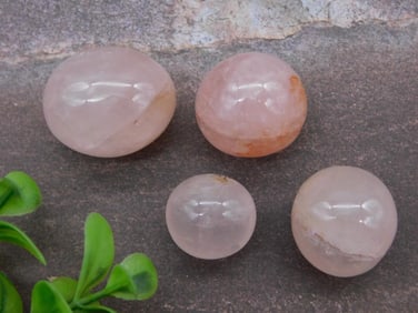 ROSE QUARTZ ROCK STONE LAPIDARY SPECIMEN