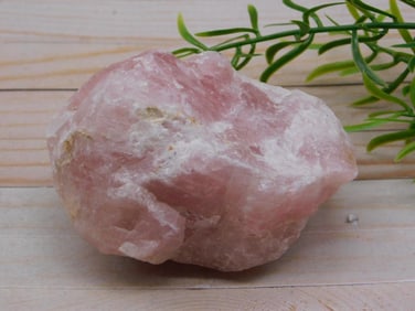 ROSE QUARTZ ROCK STONE LAPIDARY SPECIMEN