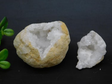 GEODE ROCK STONE LAPIDARY SPECIMEN