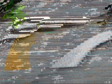 VINTAGE TOY CLICKER GUN