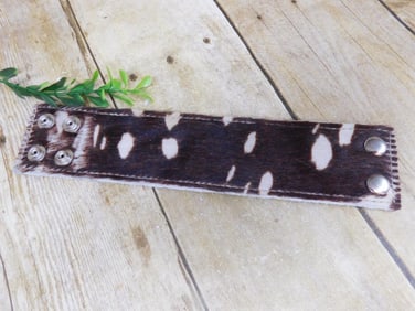COWHIDE WRAP BRACELET WITH HIDDEN MONEY ZIPPER