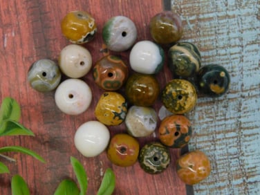 Collection of Round Agate Beads, Drilled, 30 Grams