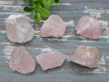 ROSE QUARTZ ROCK STONE LAPIDARY SPECIMEN