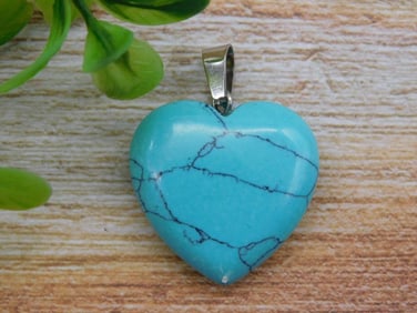 TURQUOISE HEART PENDANT ROCK STONE LAPIDARY SPECIMEN
