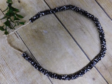 AFRICAN TRADE BEADS ROCK STONE LAPIDARY SPECIMEN