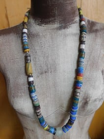 AFRICAN TRADE BEADS ROCK STONE LAPIDARY SPECIMEN