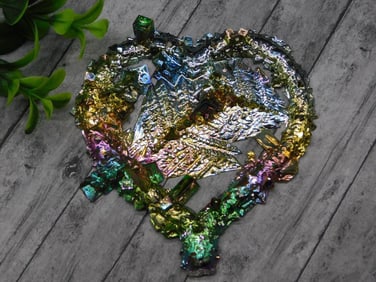 BISMUTH HEART ROCK STONE LAPIDARY SPECIMEN