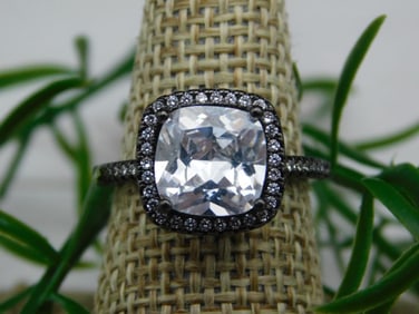 GENUINE STONE RING SIZE 6