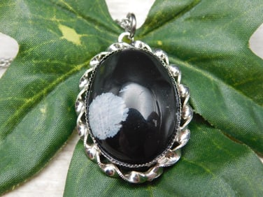 SNOWFLAKE OBSIDIAN PENDANT NECKLACE ROCK STONE LAPIDARY SPECIMEN