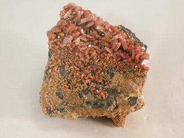 VANADINITE ROCK STONE LAPIDARY SPECIMEN