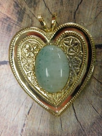 AVENTURINE HEART PENDANT ROCK STONE LAPIDARY SPECIMEN