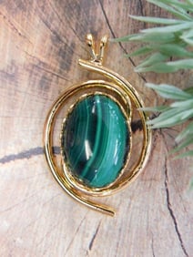 MALACHITE PENDANT ROCK STONE LAPDIARY SPECIMEN