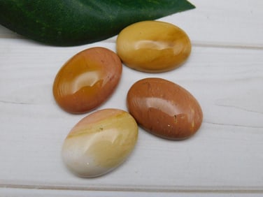 CABOCHONS ROCK STONE LAPIDARY SPECIMEN