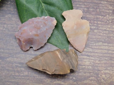 HAND KNAPPED ARTIFACT TOOLS ROCK STONE LAPIDARY SPECIMEN
