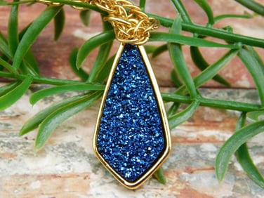 DRUZY QUARTZ PENDANT NECKLACE ROCK STONE LAPIDARY SPECIMEN