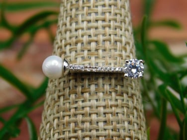 GENUINE STONE RING SIZE 6