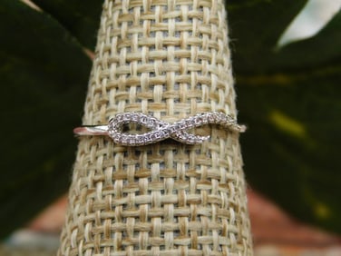 GENUINE STONE RING SIZE 6