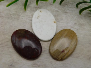 CABOCHONS ROCK STONE LAPIDARY SPECIMEN