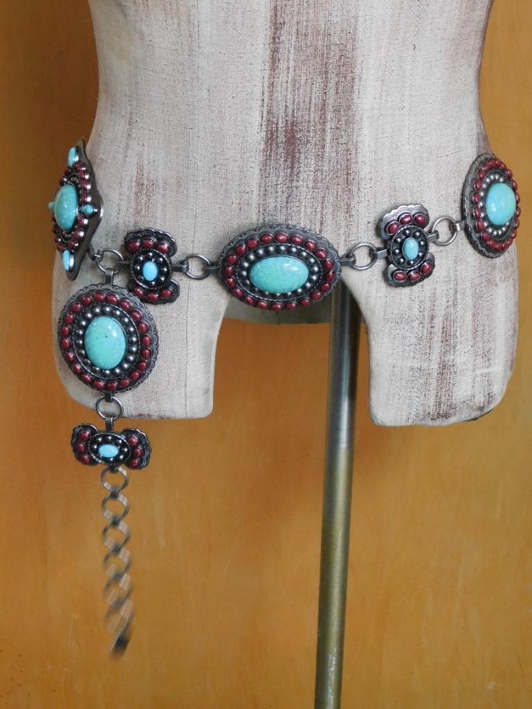 CONCHO BELT: CONCHO BELT