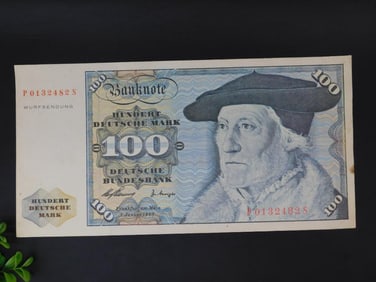 German 100 Deutsche Mark Banknote with Unique Serial Number