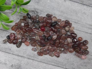 Lot of 20 Grams of Strawberry Gemstones