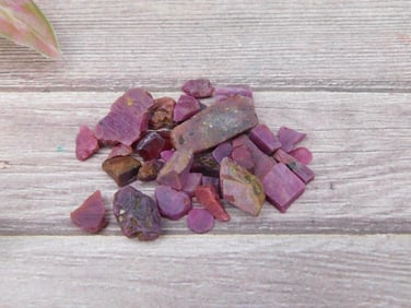 Lot of Rough Uncut Gemstones
