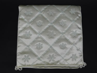 SILVER QUILTED CLUTCH VINTAGE ACCESSORY