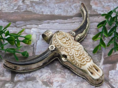 CARVED BONE COW SKULL PENDANT ROCK STONE LAPIDARY SPECIMEN