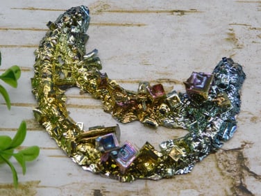 BISMUTH CRESCENT MOON ROCK STONE LAPIDARY SPECIMEN