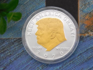 2020 KEEP AMERICA GREAT DONALD TRUMP COIN