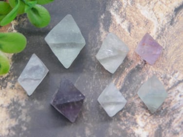 FLUORITE ROCK STONE LAPIDARY SPECIMEN