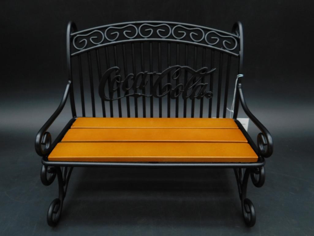 WOOD AND METAL BENCH MINIATURE: WOOD AND METAL BENCH MINIATURE