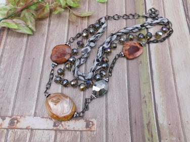 Multilayer Statement Necklace with Agate and Beads