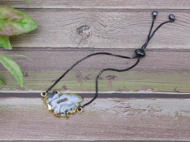 Adjustable Bracelet with Agate Slice Pendant and Gold Trim