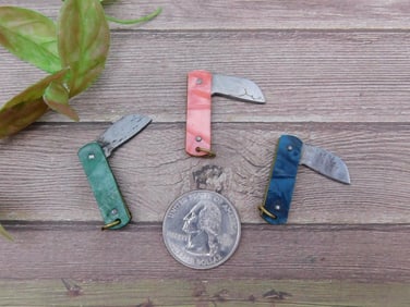 Set of 3 Miniature Pocket Knives - Multi-Colored Handles