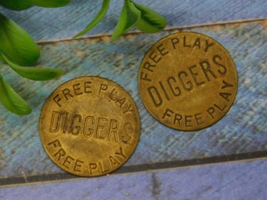 Pair of Diggers Free Play Brass Tokens