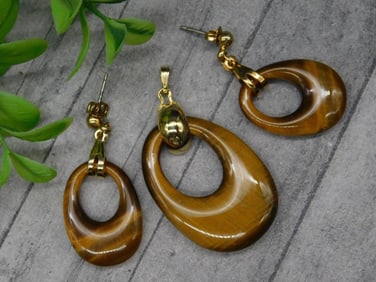 Tiger?s Eye Pendant and Earrings Jewelry Set