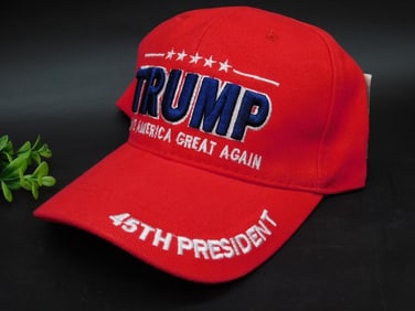 Red Embroidered ?Make America Great Again? 45th President Cap