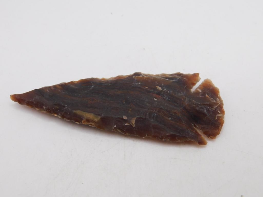 3 1/4 INCH HAND KNAPPED ARTIFACT TOOL ROCK STONE LAPIDARY SPECIMEN: 3 1/4 INCH HAND KNAPPED ARTIFACT TOOL ROCK STONE LAPIDARY SPECIMEN