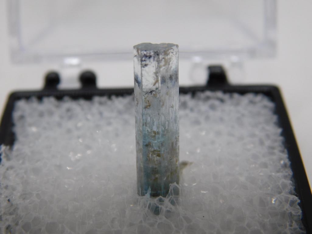 BERYL VAR. AQUAMARINE ROCK STONE LAPIDARY SPECIMEN: BERYL VAR. AQUAMARINE ROCK STONE LAPIDARY SPECIMEN