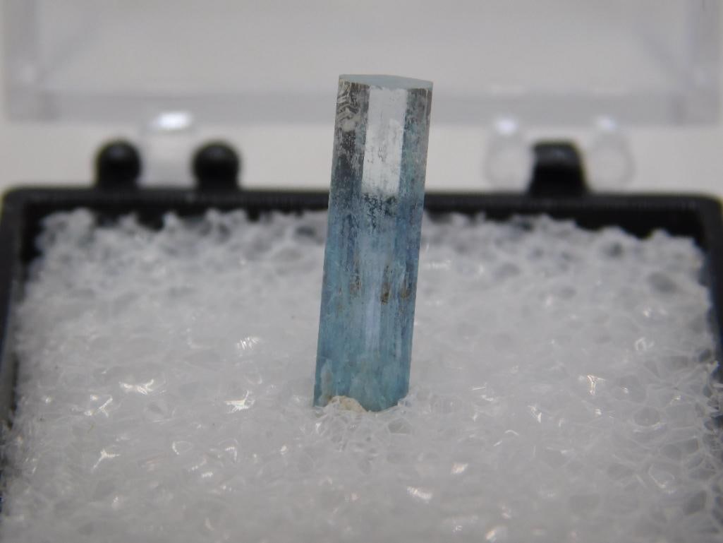 BERYL VAR. AQUAMARINE ROCK STONE LAPIDARY SPECIMEN: BERYL VAR. AQUAMARINE ROCK STONE LAPIDARY SPECIMEN