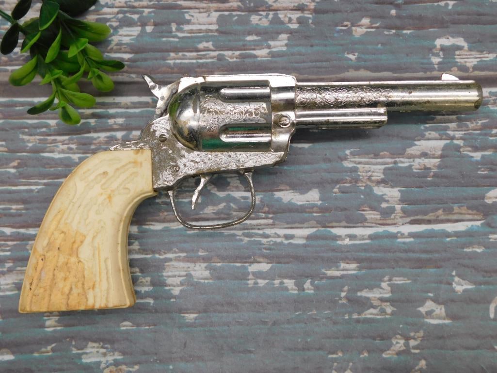 VINTAGE TOY CLICKER GUN: VINTAGE TOY CLICKER GUN