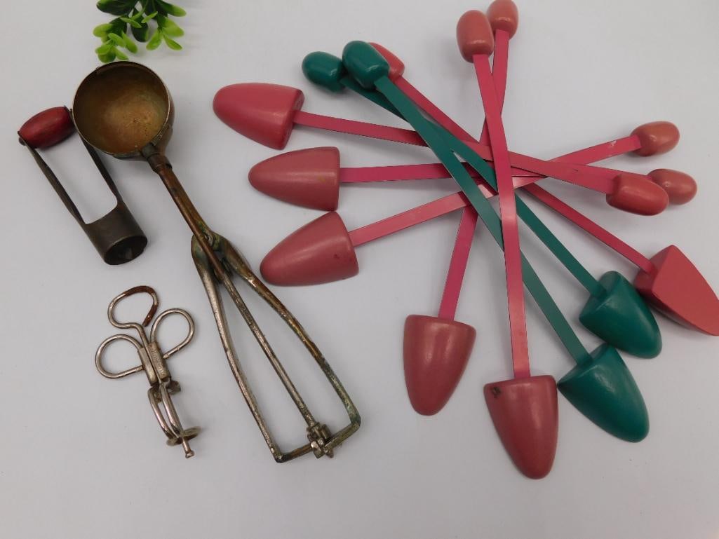 MIXED LOT VINTAGE ANTIQUE: MIXED LOT VINTAGE ANTIQUE